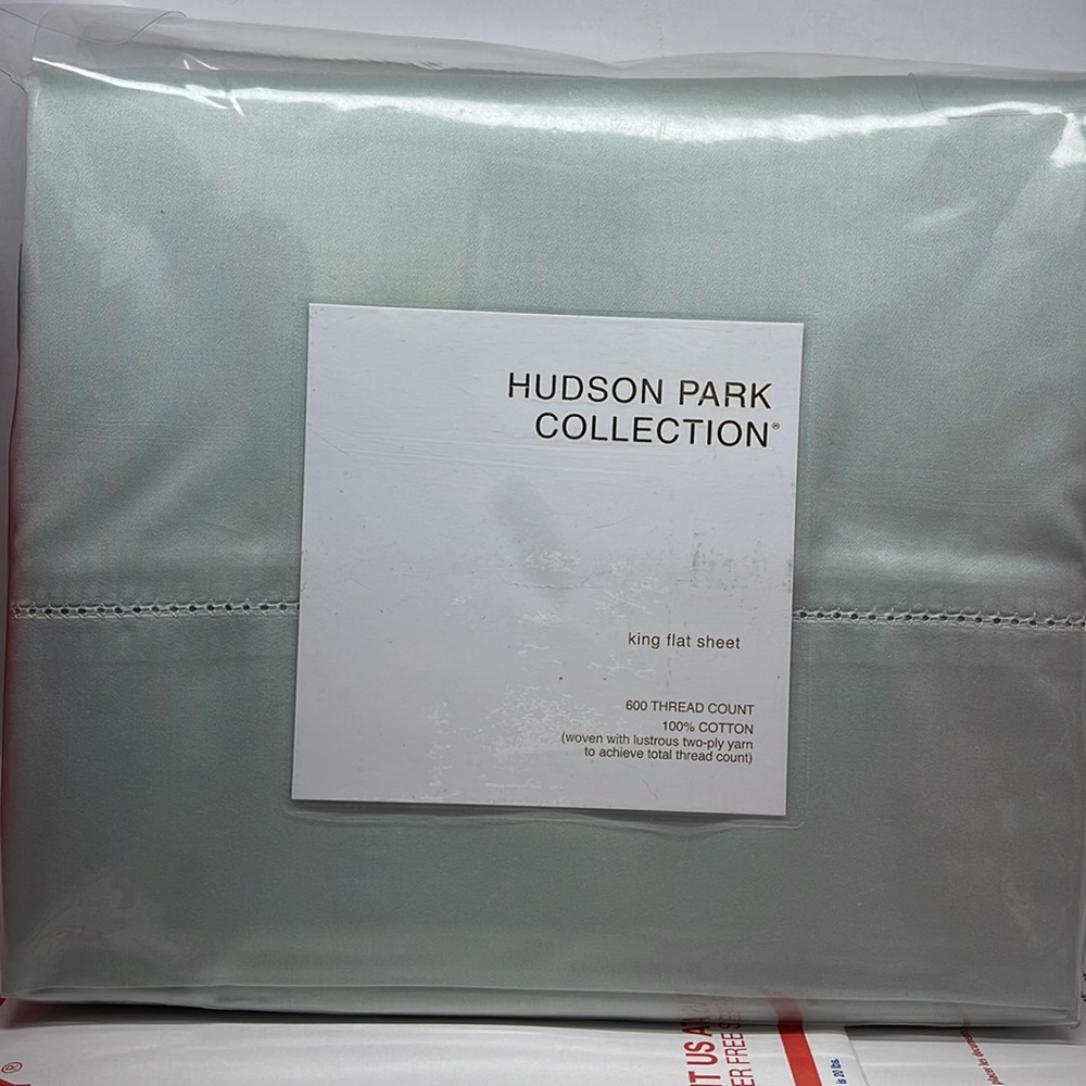BNIB Hudson Park Collection KING size Flat Sheet light Green